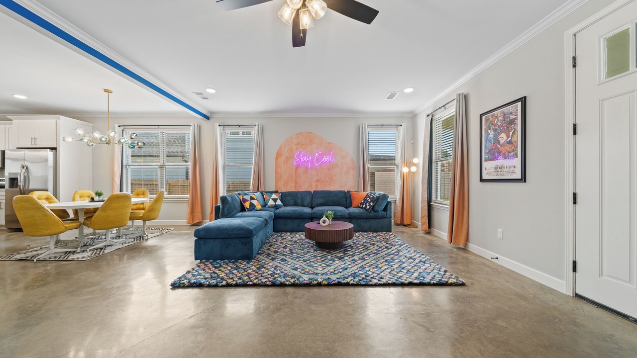 Photo of Livingroom in Crosstown