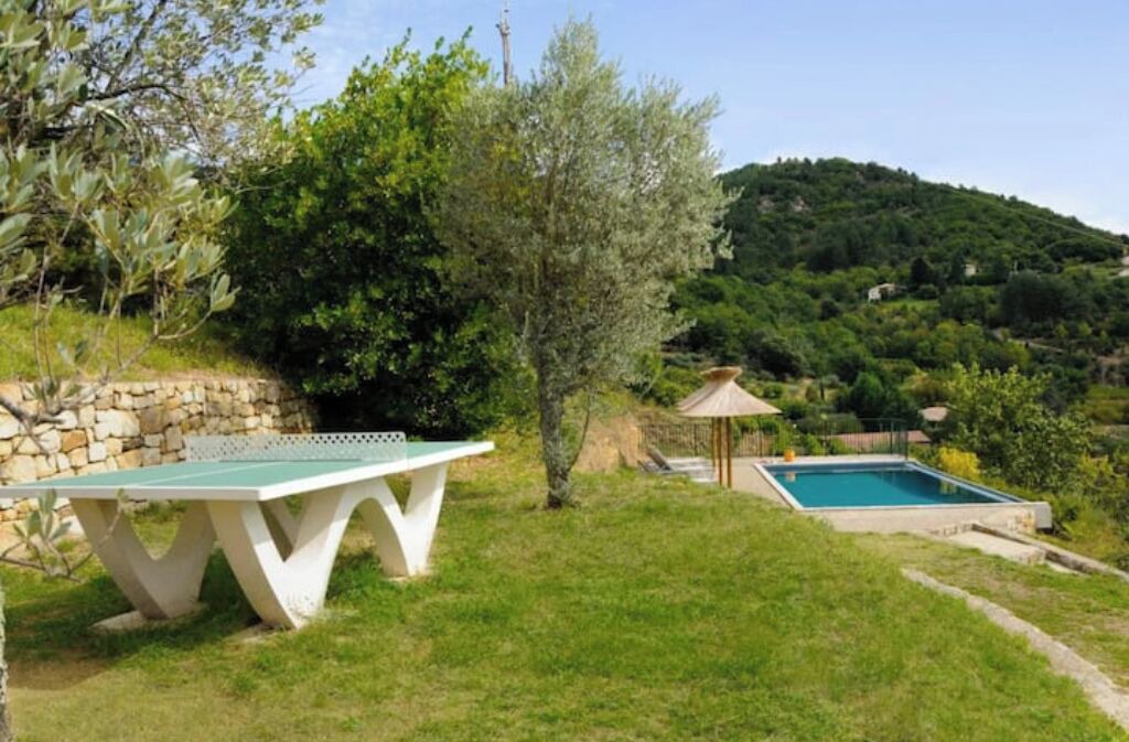 Photo of Outdoor in Rocher