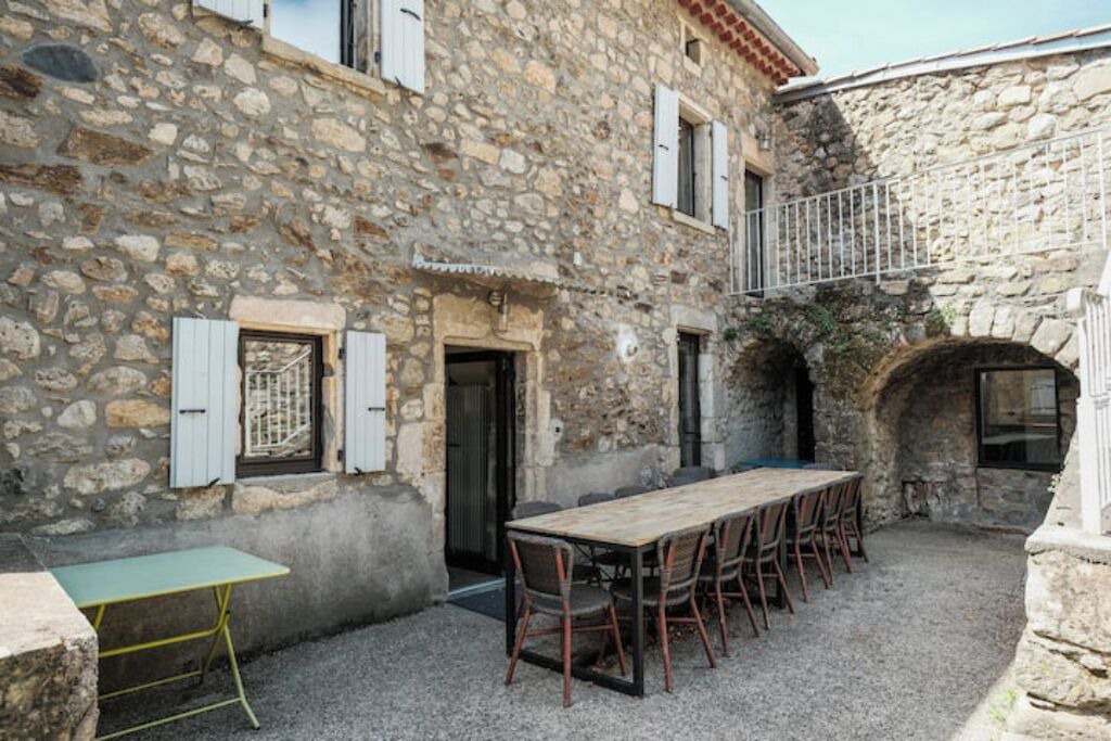 Photo of Outdoor in Rocher