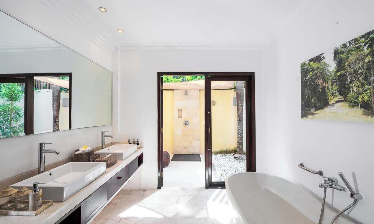 Photo of Bathroom in Pererenan