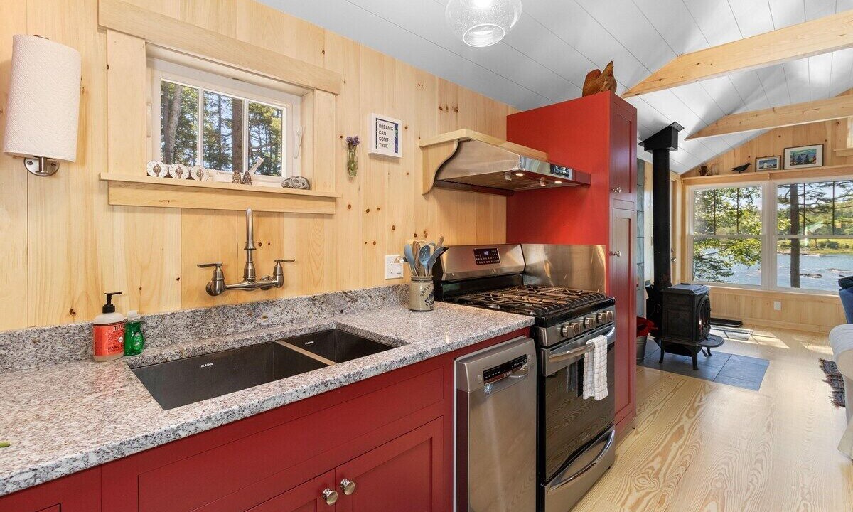 Photo of Kitchen in Saint George