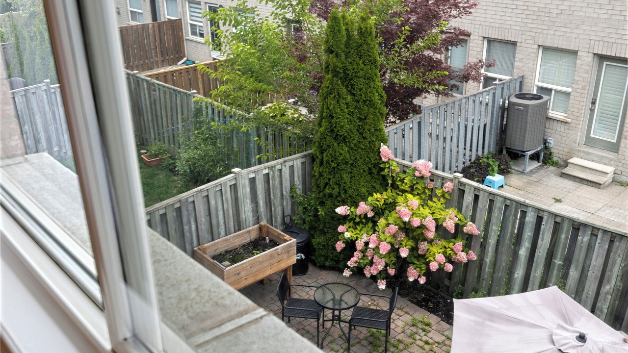 Photo of Outdoor in Bayview Glen