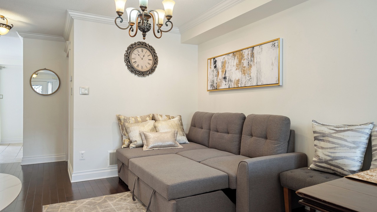 Photo of Livingroom in Bayview Glen