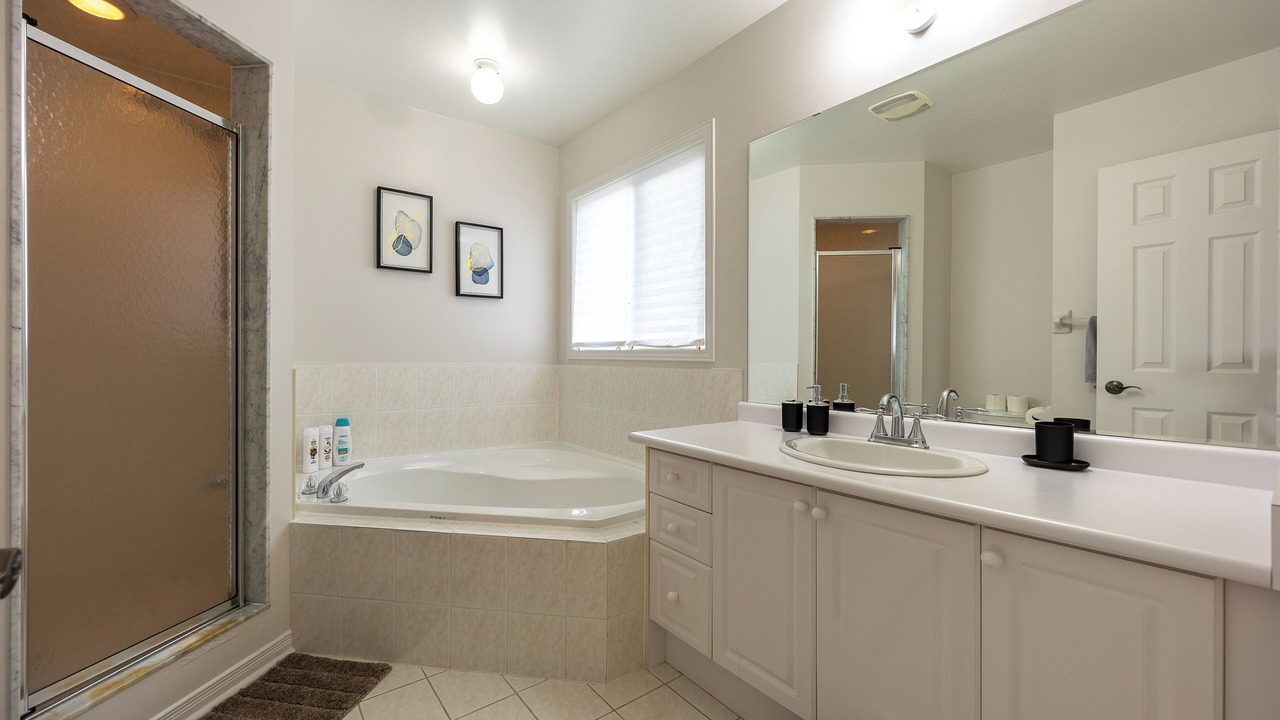 Photo of Bathroom in Bayview Glen