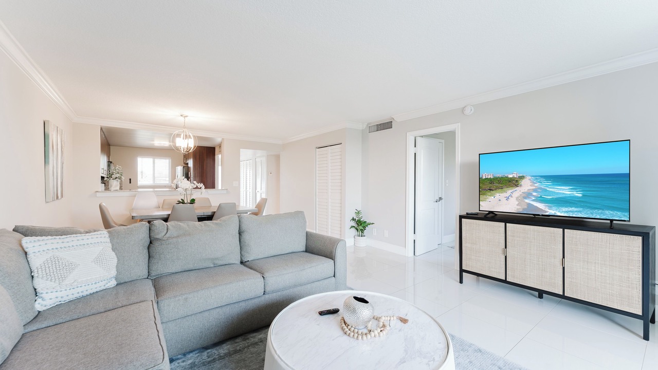 Photo of Livingroom in Boca Raton