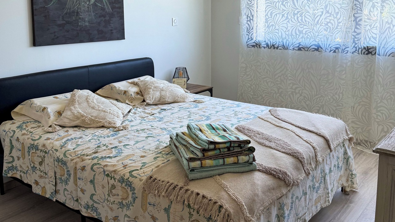 Photo of Bedroom in Villeneuve-les-Bouloc