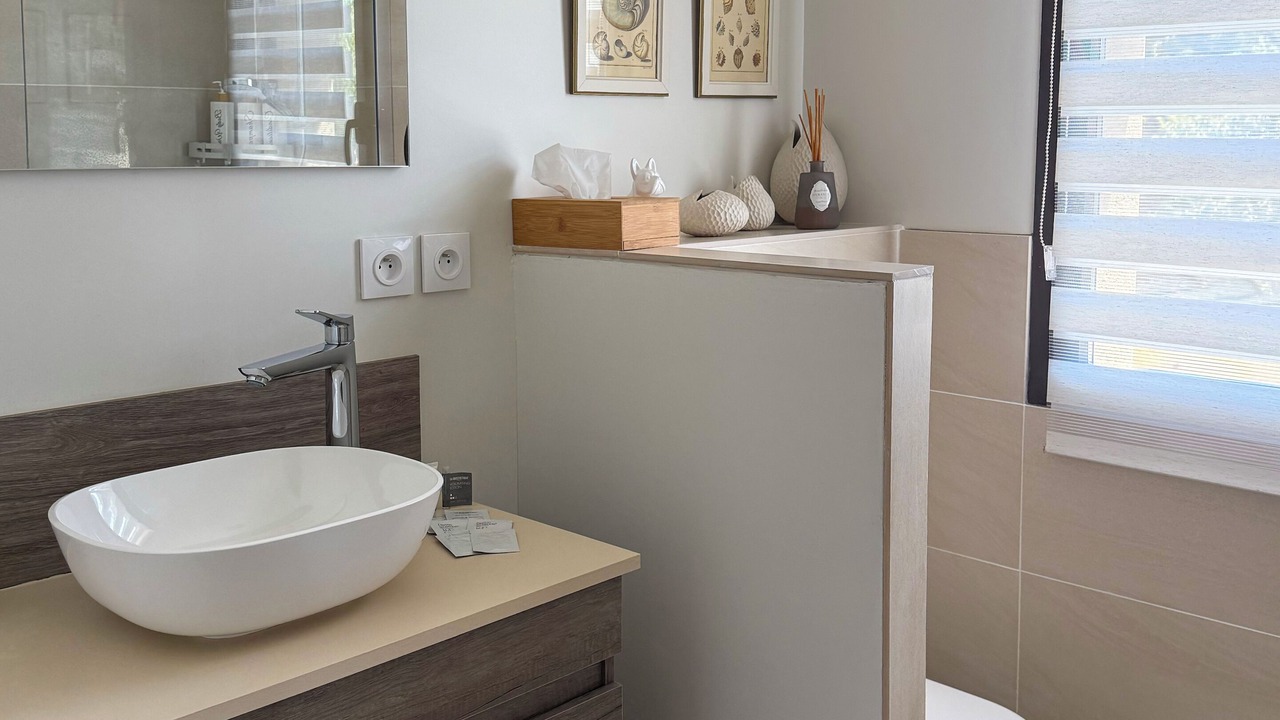 Photo of Bathroom in Villeneuve-les-Bouloc