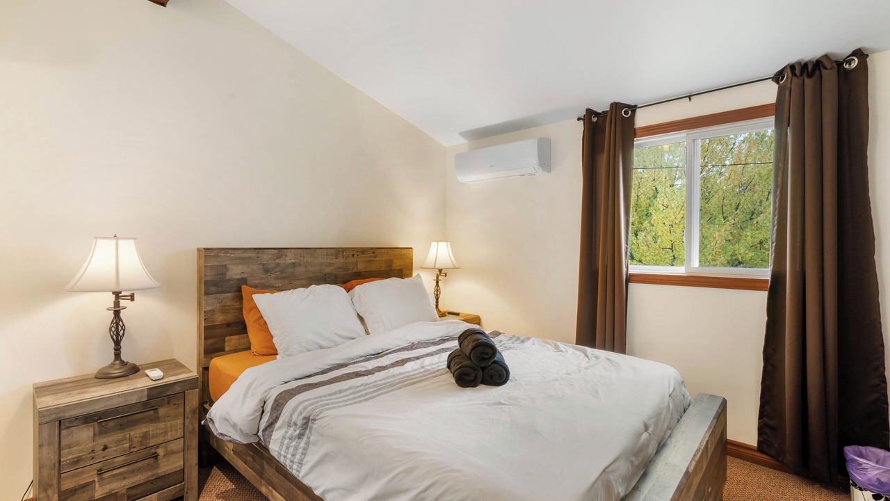 Photo of Bedroom in Greater Napanee
