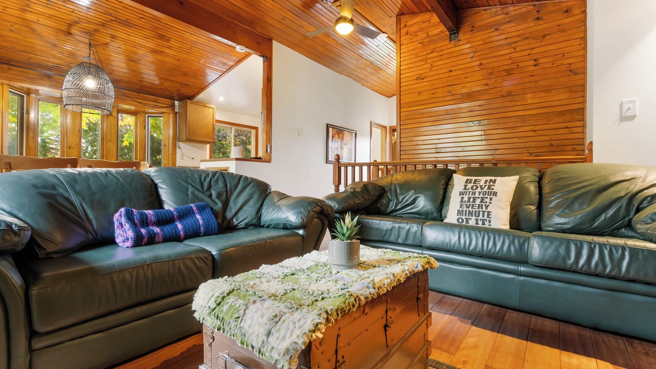 Photo of Livingroom in Greater Napanee