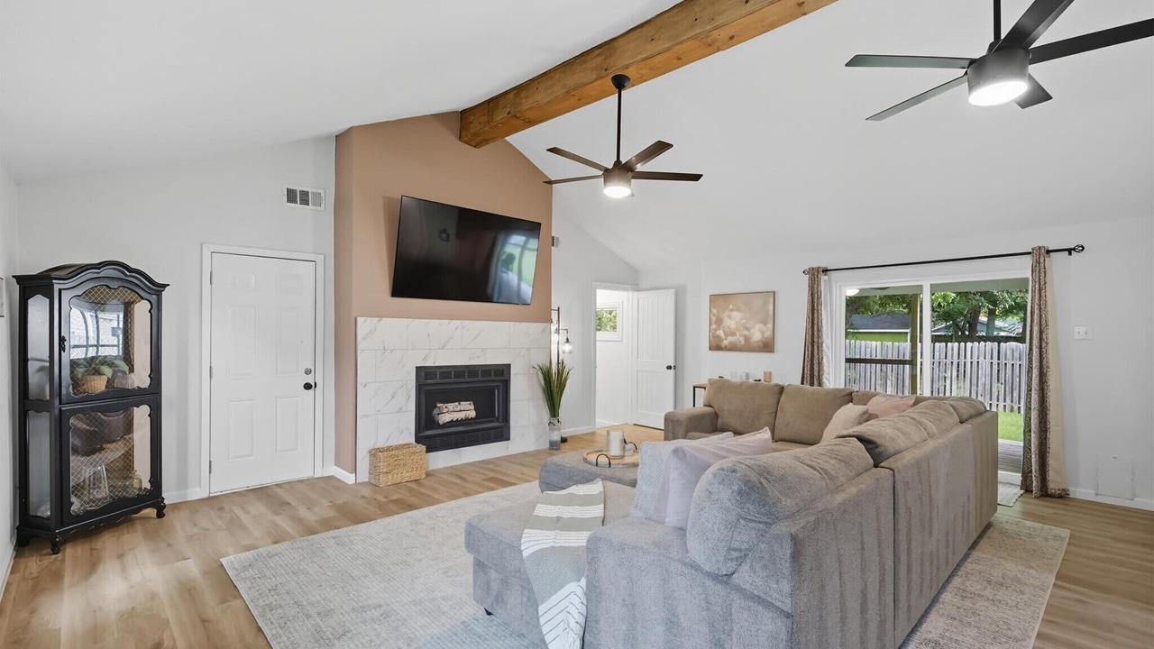 Photo of Livingroom in Sherman
