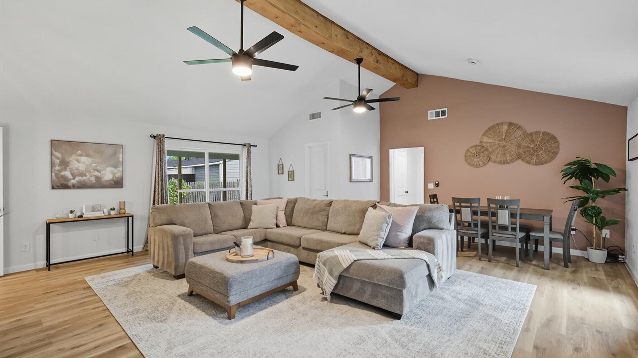 Photo of Livingroom in Sherman