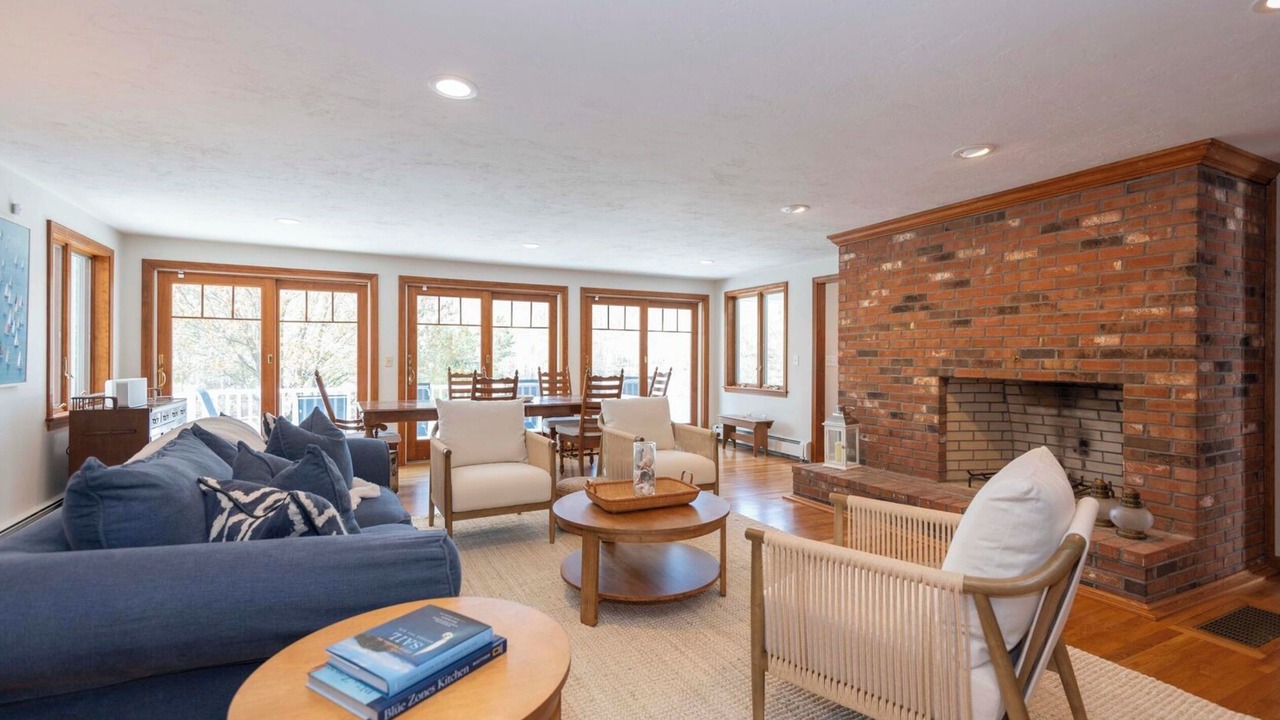 Photo of Livingroom in North Falmouth