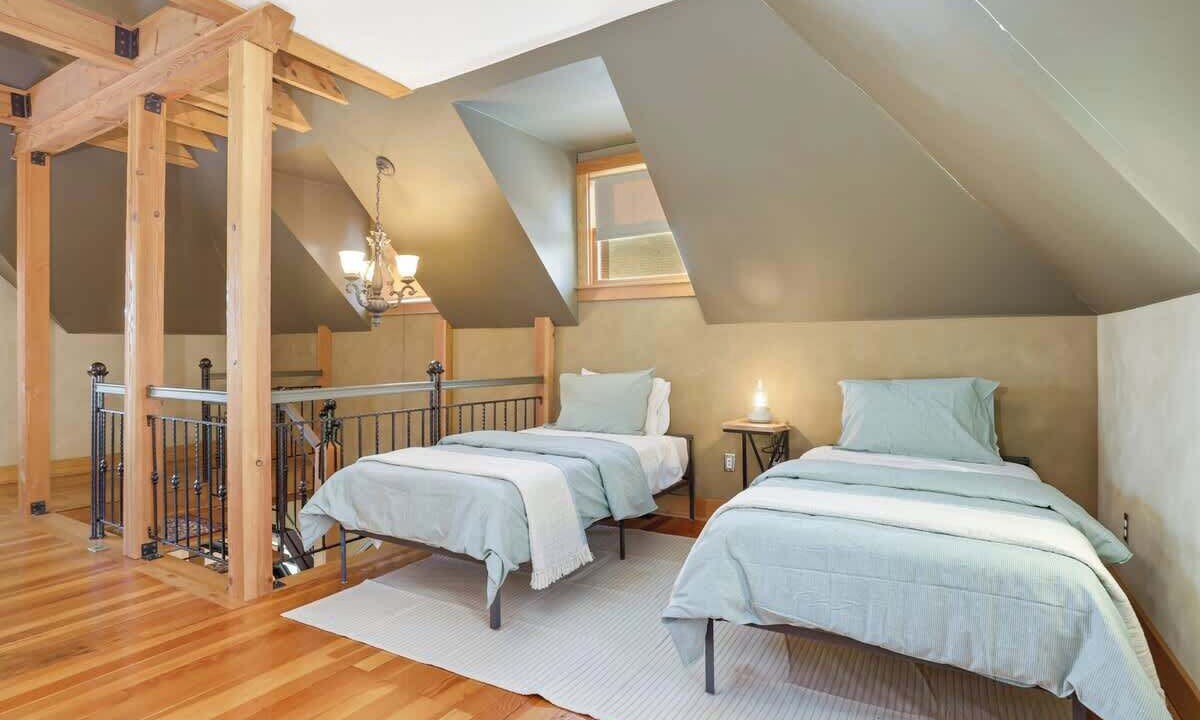 Photo of Bedroom in Elliot Park