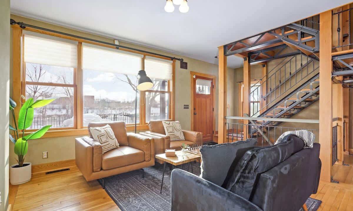 Photo of Livingroom in Elliot Park