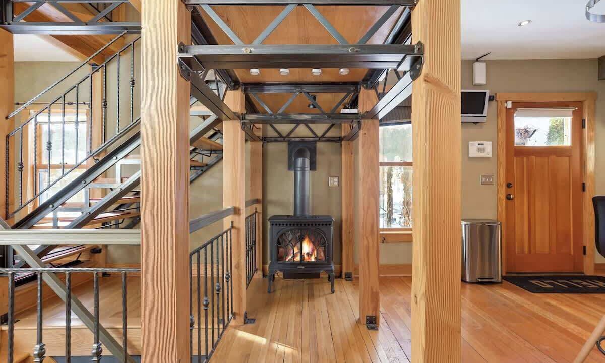 Photo of Livingroom in Elliot Park