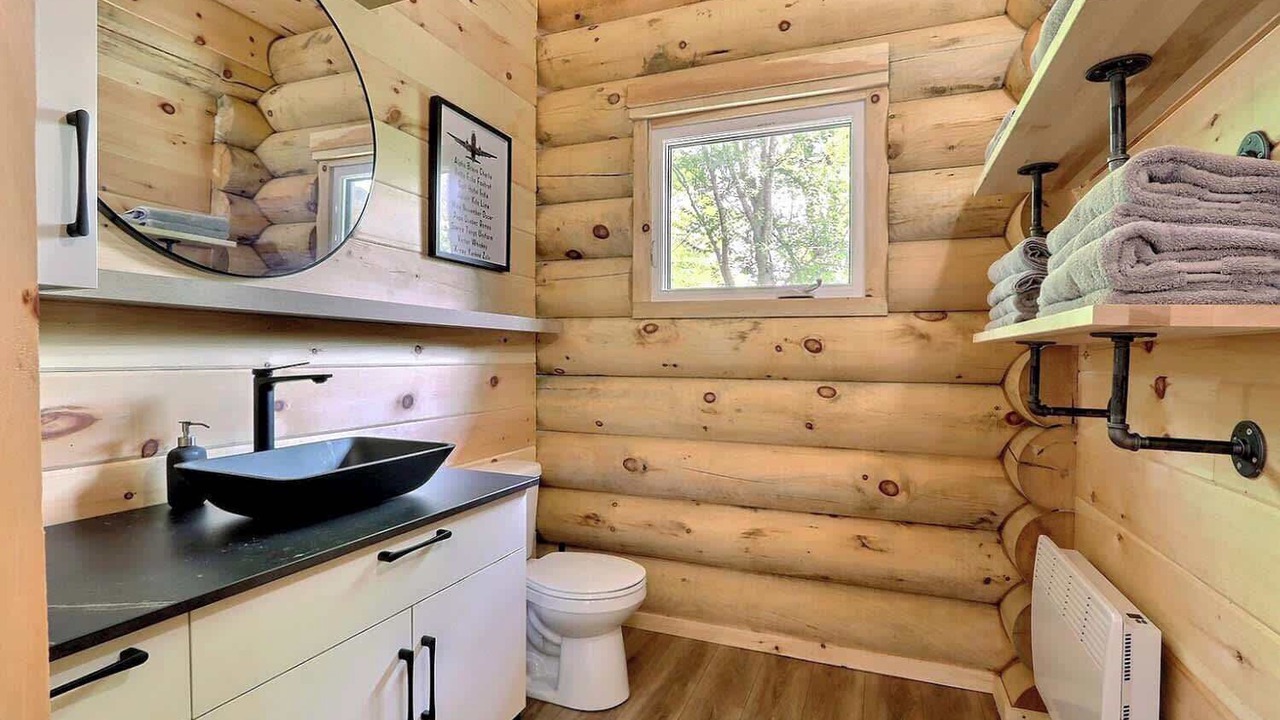 Photo of Bathroom in Saint-Philemon