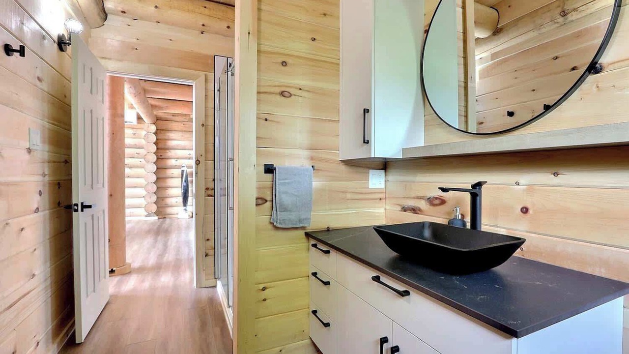Photo of Bathroom in Saint-Philemon