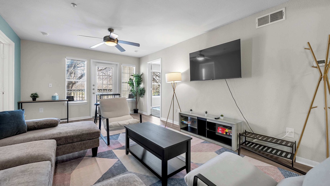 Photo of Livingroom in Pleasant Valley