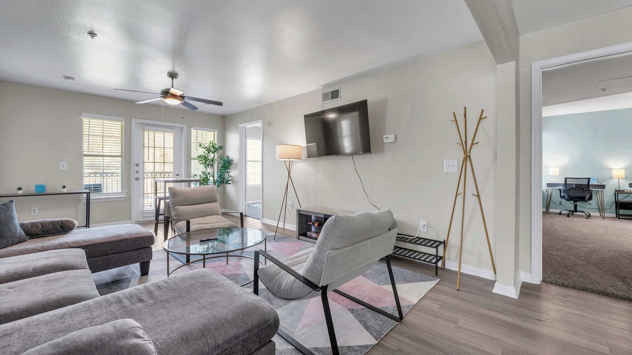 Photo of Livingroom in Pleasant Valley