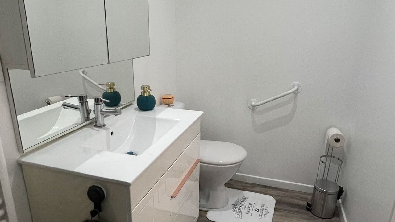 Photo of Bathroom in Montlucon