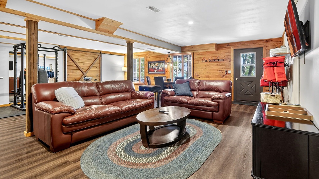 Photo of Others in Ovid