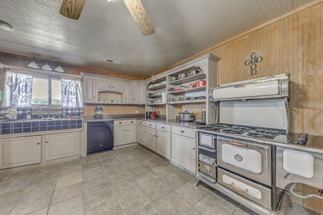 Photo of Kitchen in Glencoe