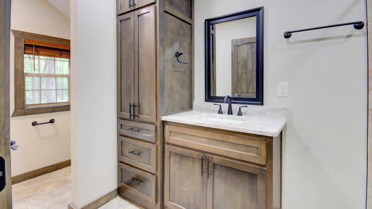 Photo of Bathroom in Redlick