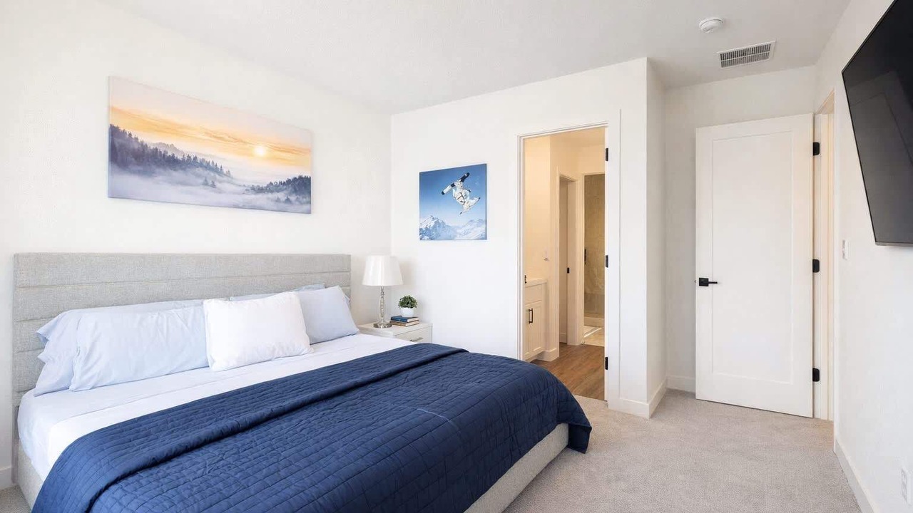 Photo of Bedroom in Mountain Green