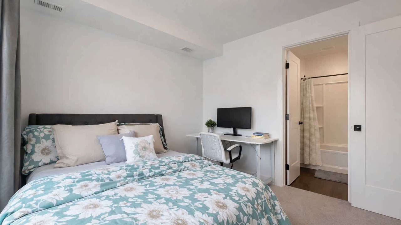 Photo of Bedroom in Mountain Green
