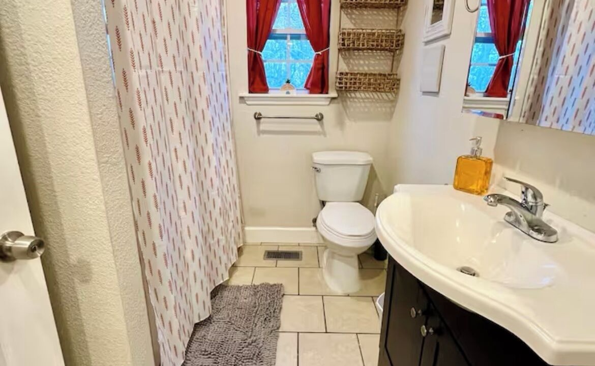 Photo of Bathroom in Lookout Mountain