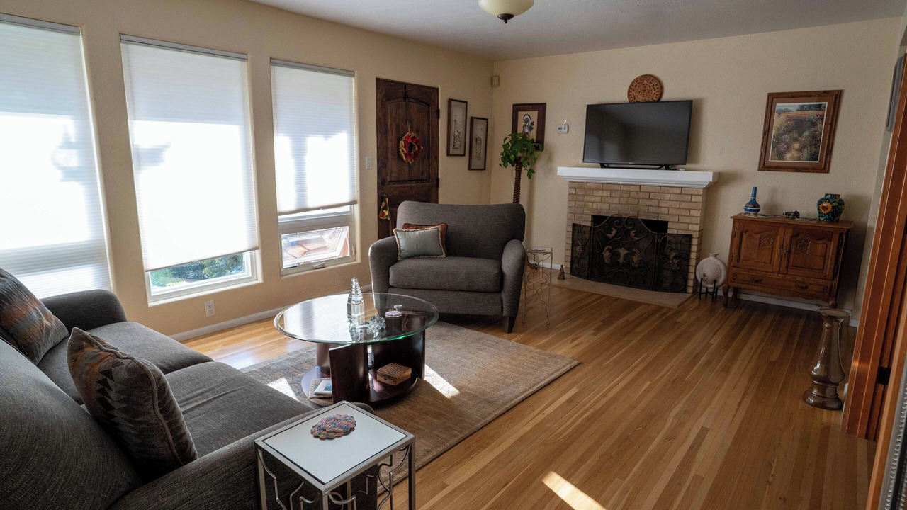 Photo of Livingroom in Northeast Heights