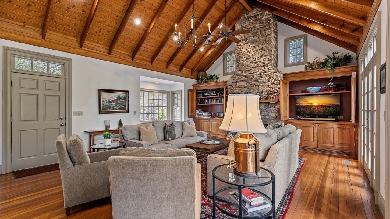 Photo of Livingroom in Blue Ridge