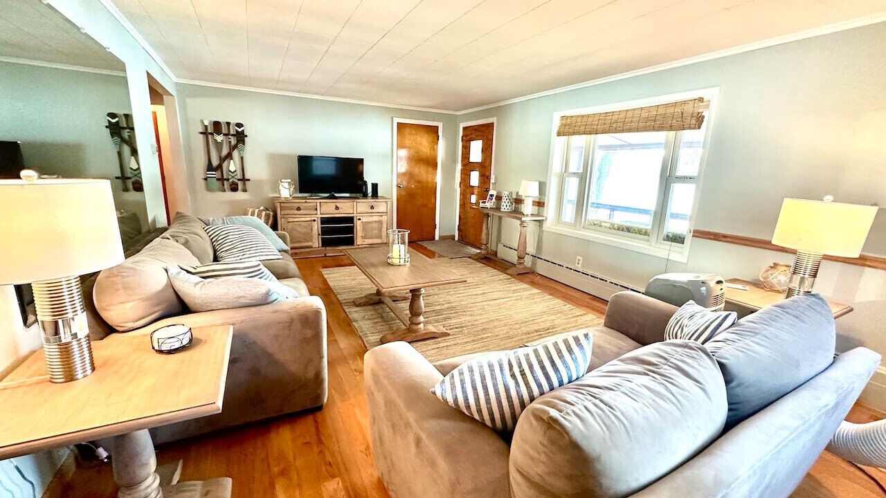 Photo of Livingroom in Conesus