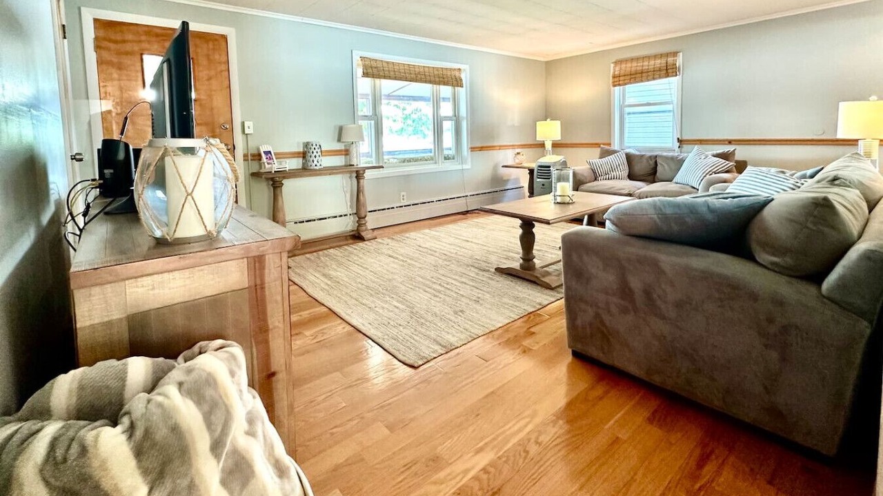 Photo of Livingroom in Conesus