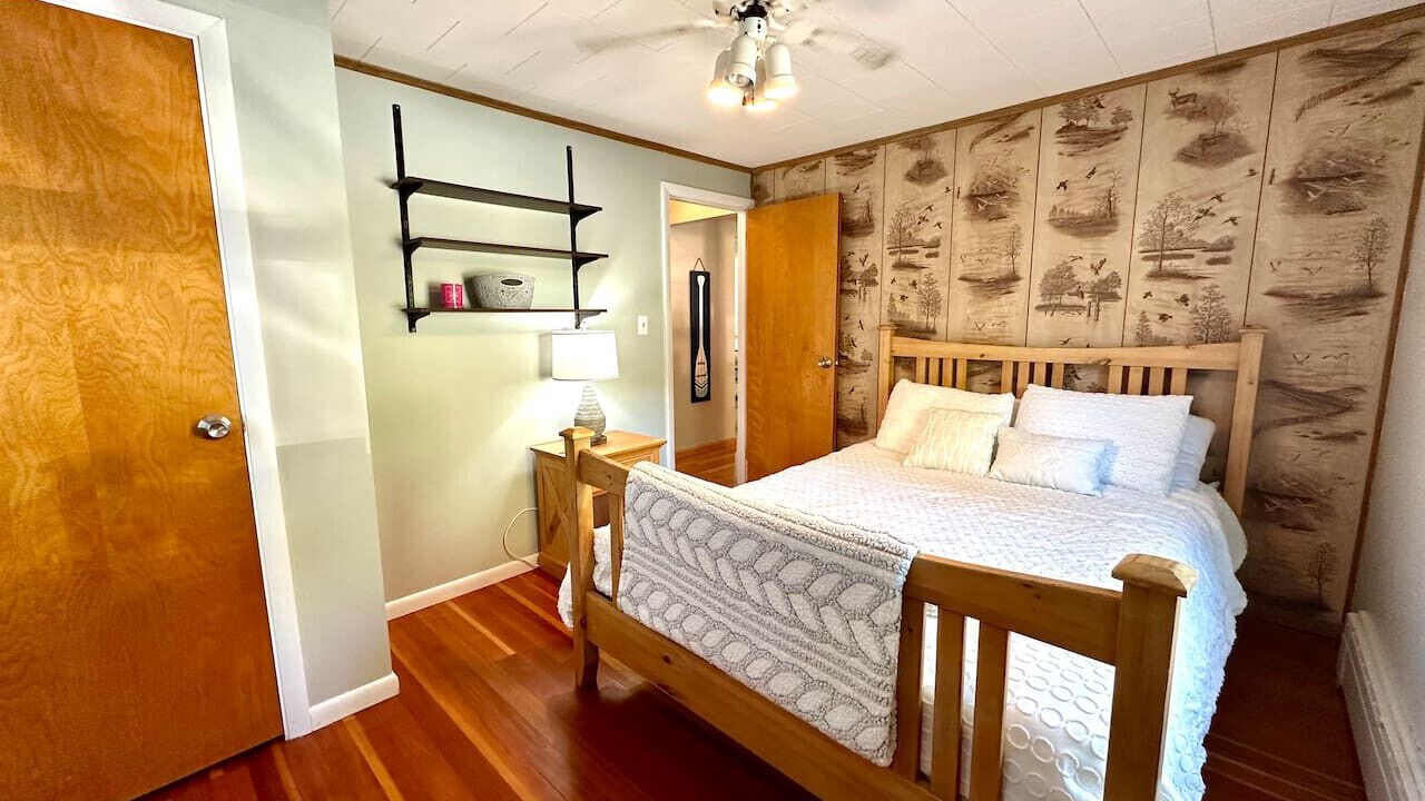 Photo of Bedroom in Conesus