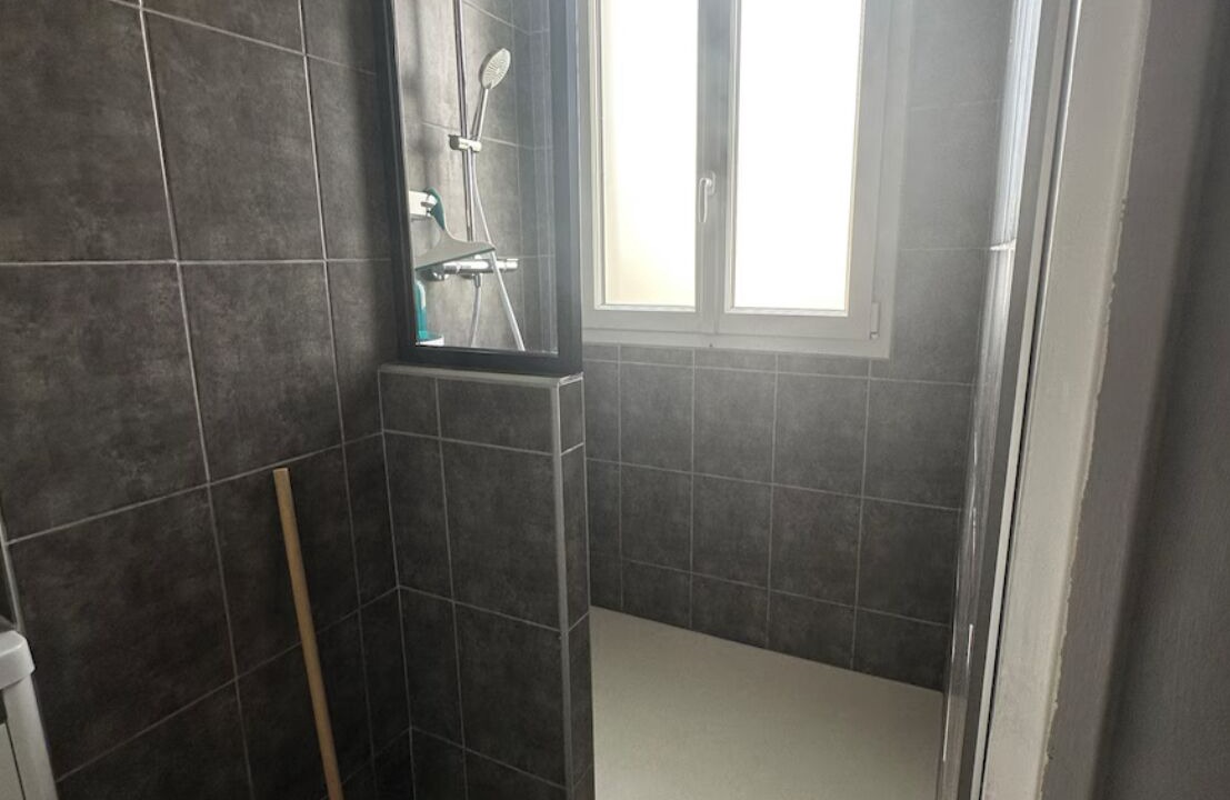 Photo of Bathroom in Fleury-les-Aubrais