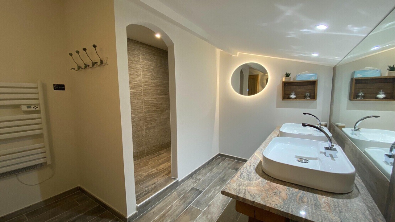 Photo of Bathroom in Violes