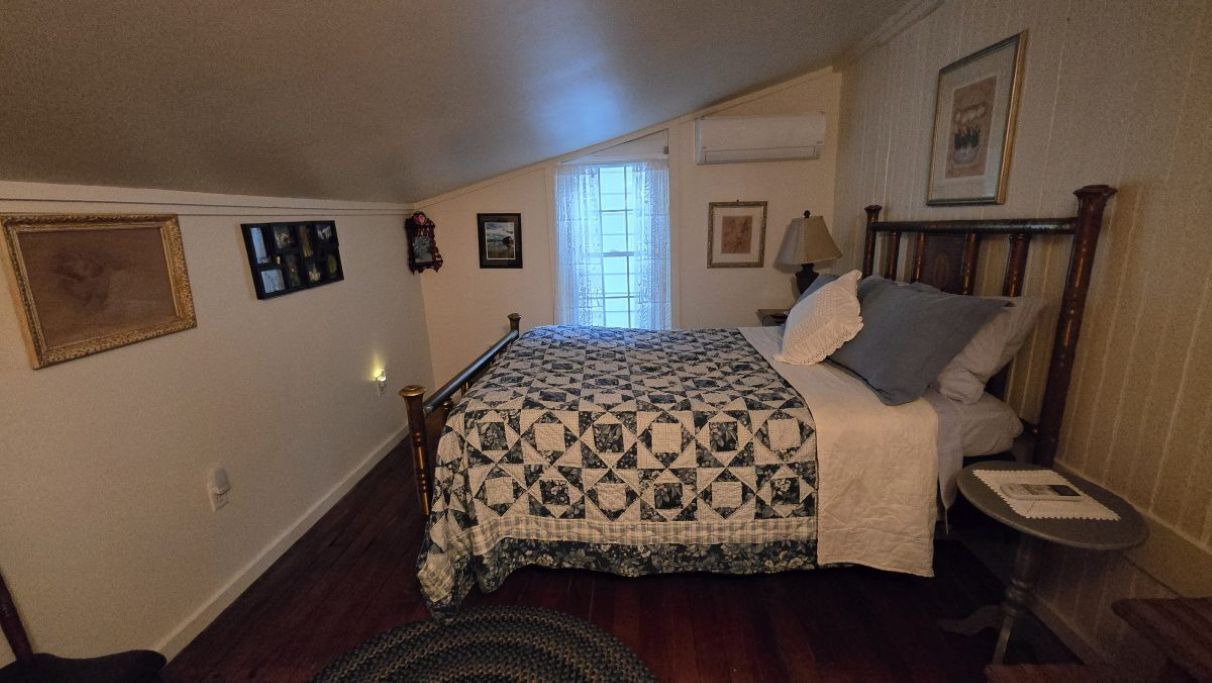 Photo of Bedroom in Mount Gretna Heights