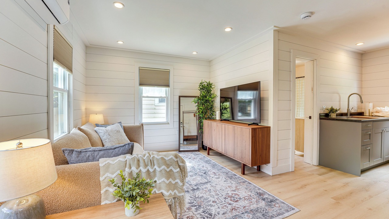 Photo of Livingroom in Lansing