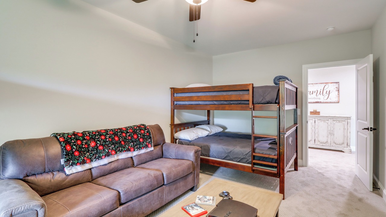 Photo of Livingroom in Blairsville