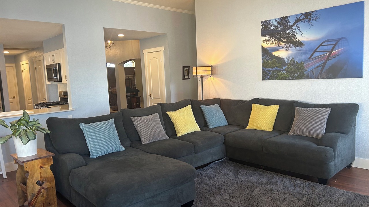 Photo of Livingroom in Pflugerville