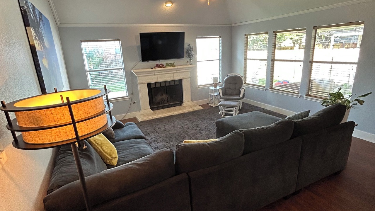 Photo of Livingroom in Pflugerville