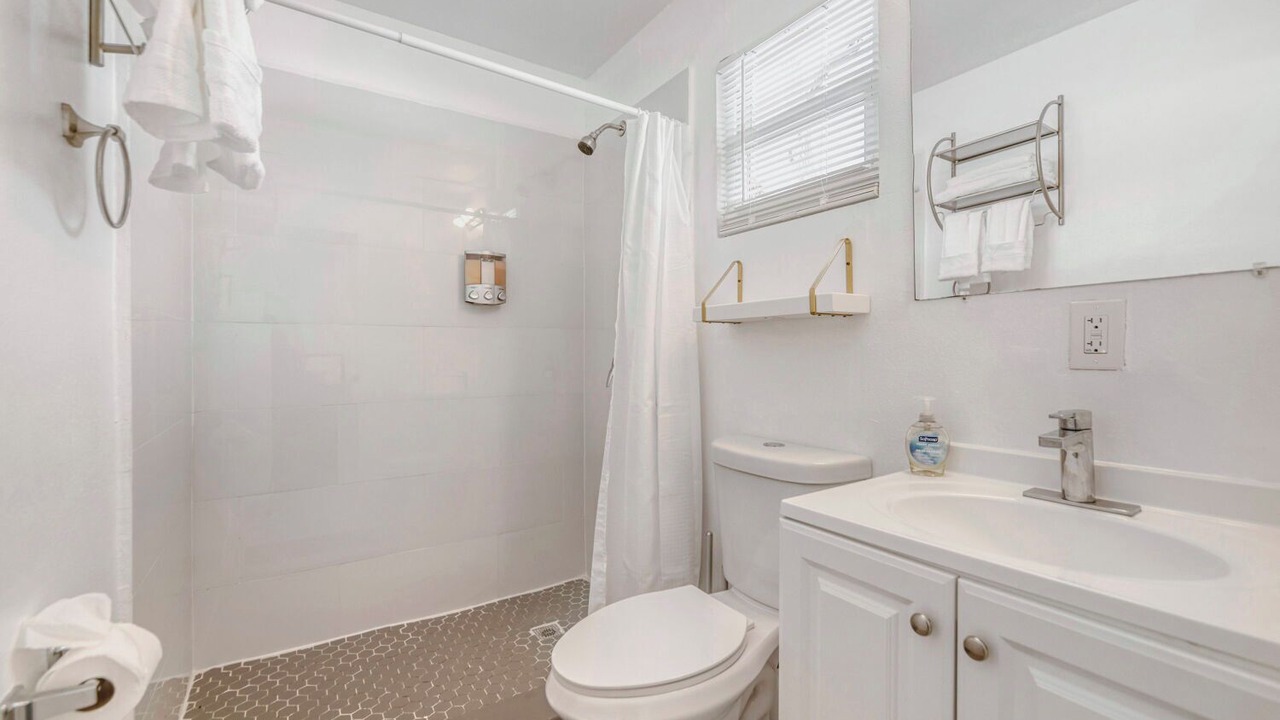 Photo of Bathroom in Tropic
