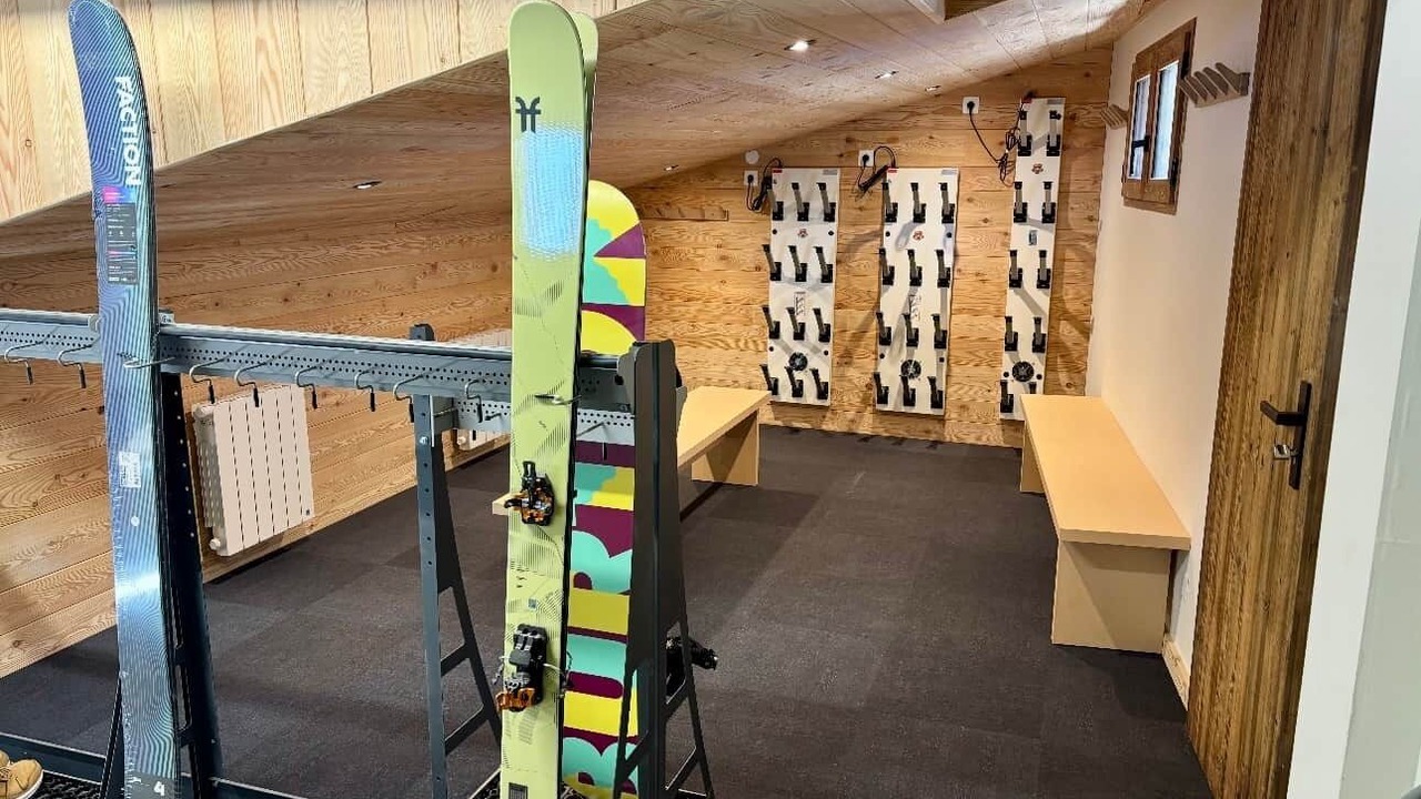 Photo of Others in Praranger