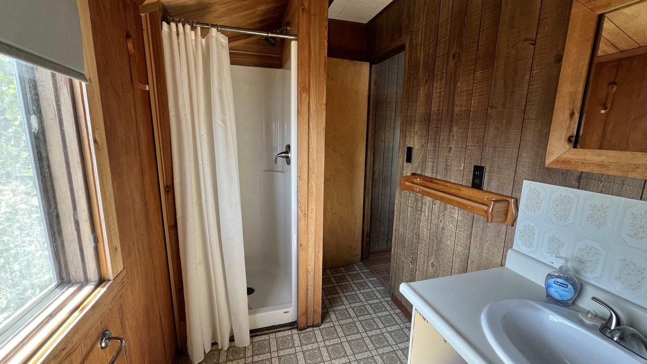 Photo of Bathroom in Carling