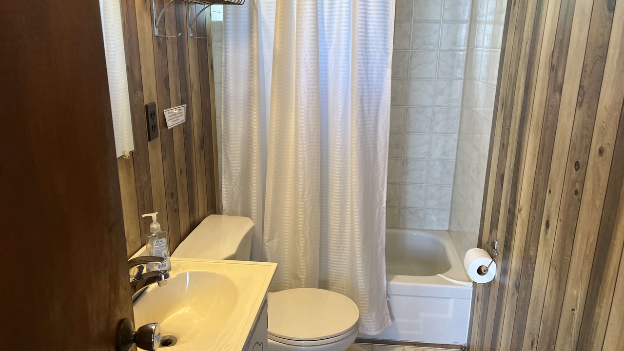 Photo of Bathroom in Carling