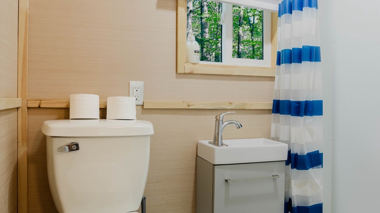 Photo of Bathroom in Carling