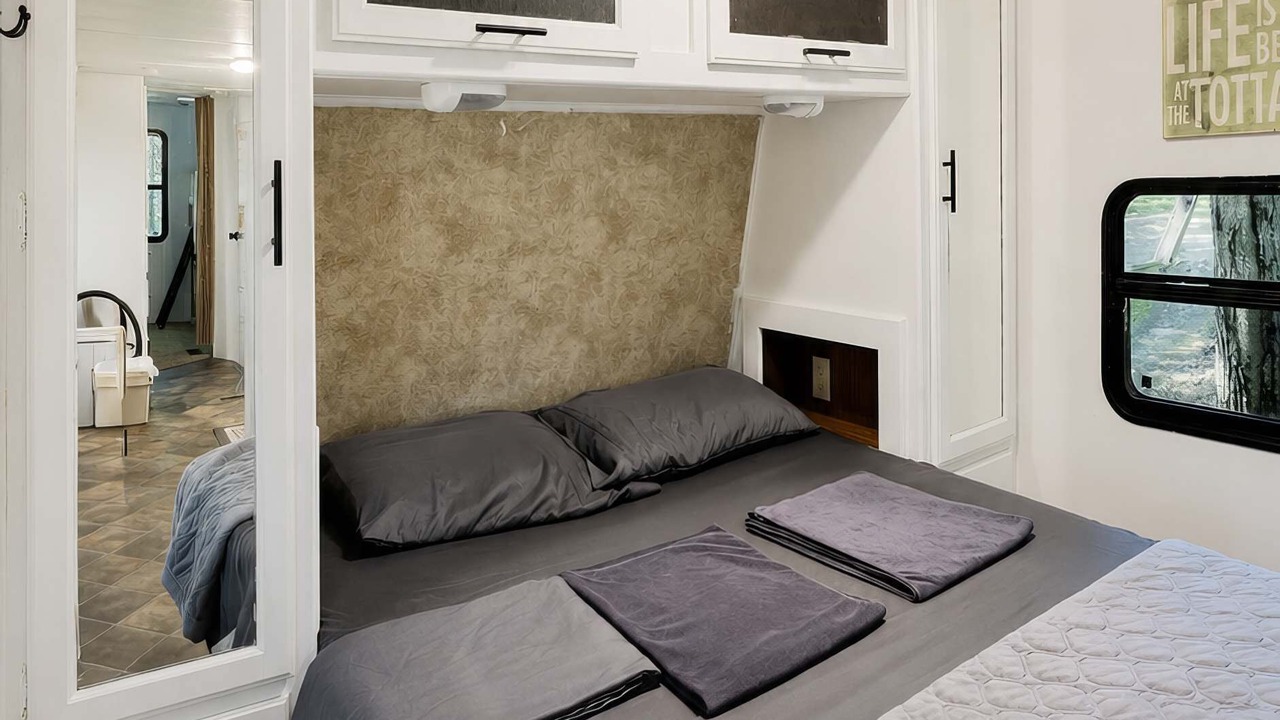 Photo of Bedroom in Carling