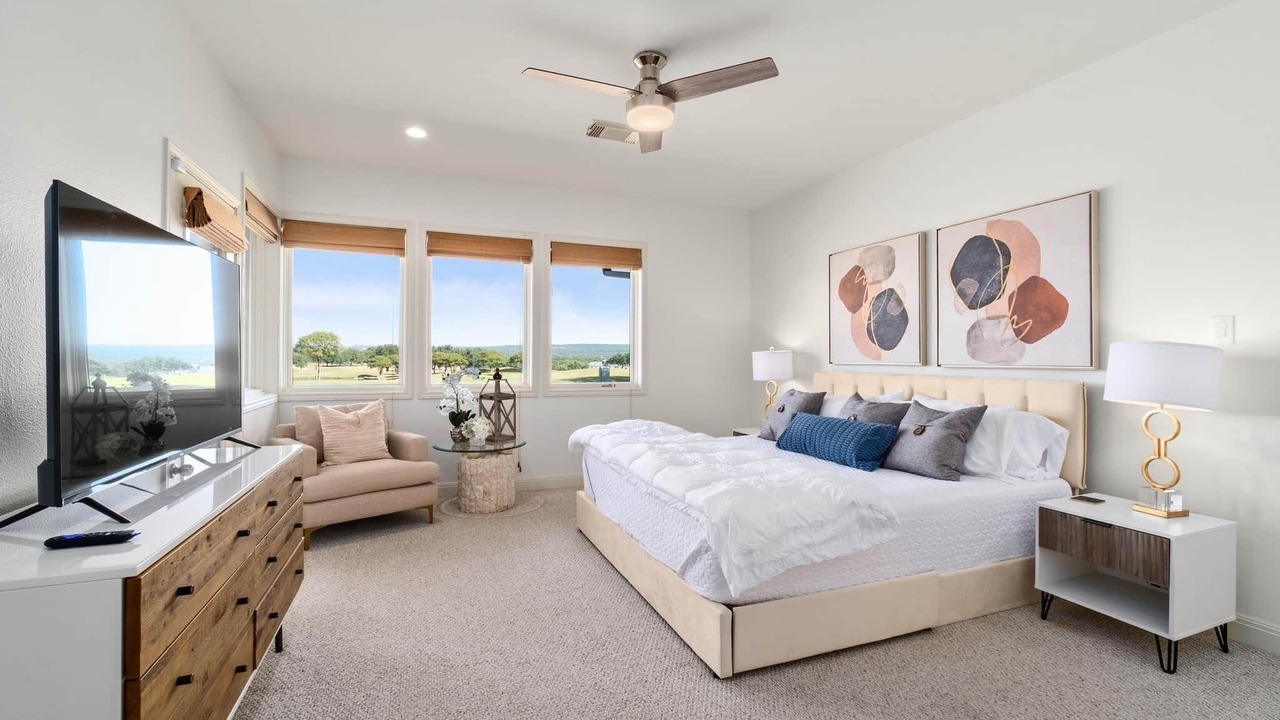 Photo of Bedroom in Lakecliff On Lake Travis