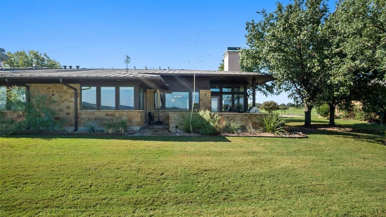 Photo of Outdoor in Lakecliff On Lake Travis